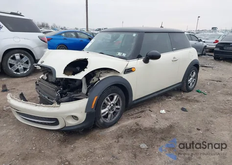 2012 Mini Cooper z USA, uszkodzony, nr VIN WMWSU3C57CT257565